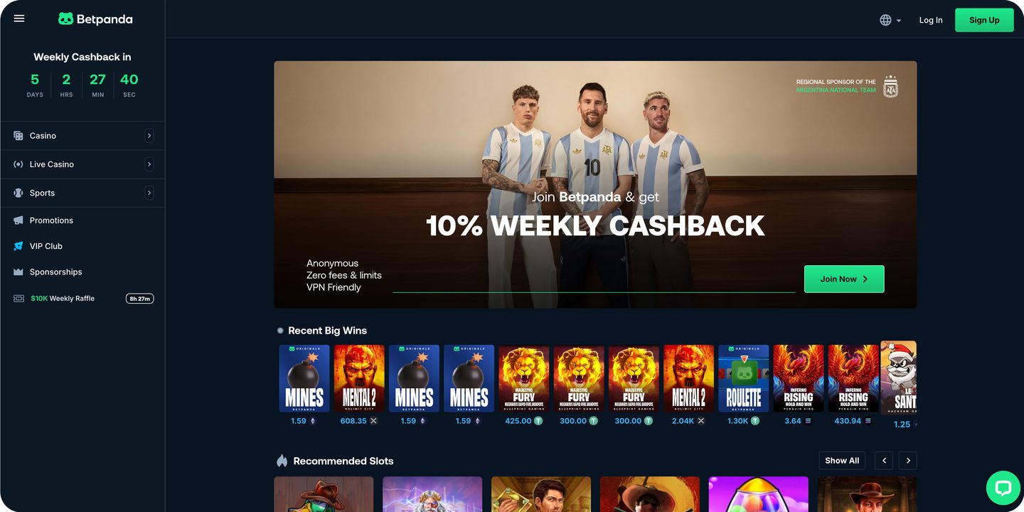 Betpanda lobby: 10% weekly cashback offer with the Argentina national team sponsorship banner, anonymous / zero fees / VPN friendly badges, a recent big wins strip and the recommended slots row